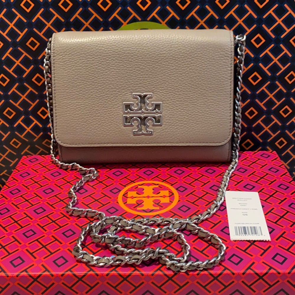 NWT Auth Tory Burch Britten chain wallet